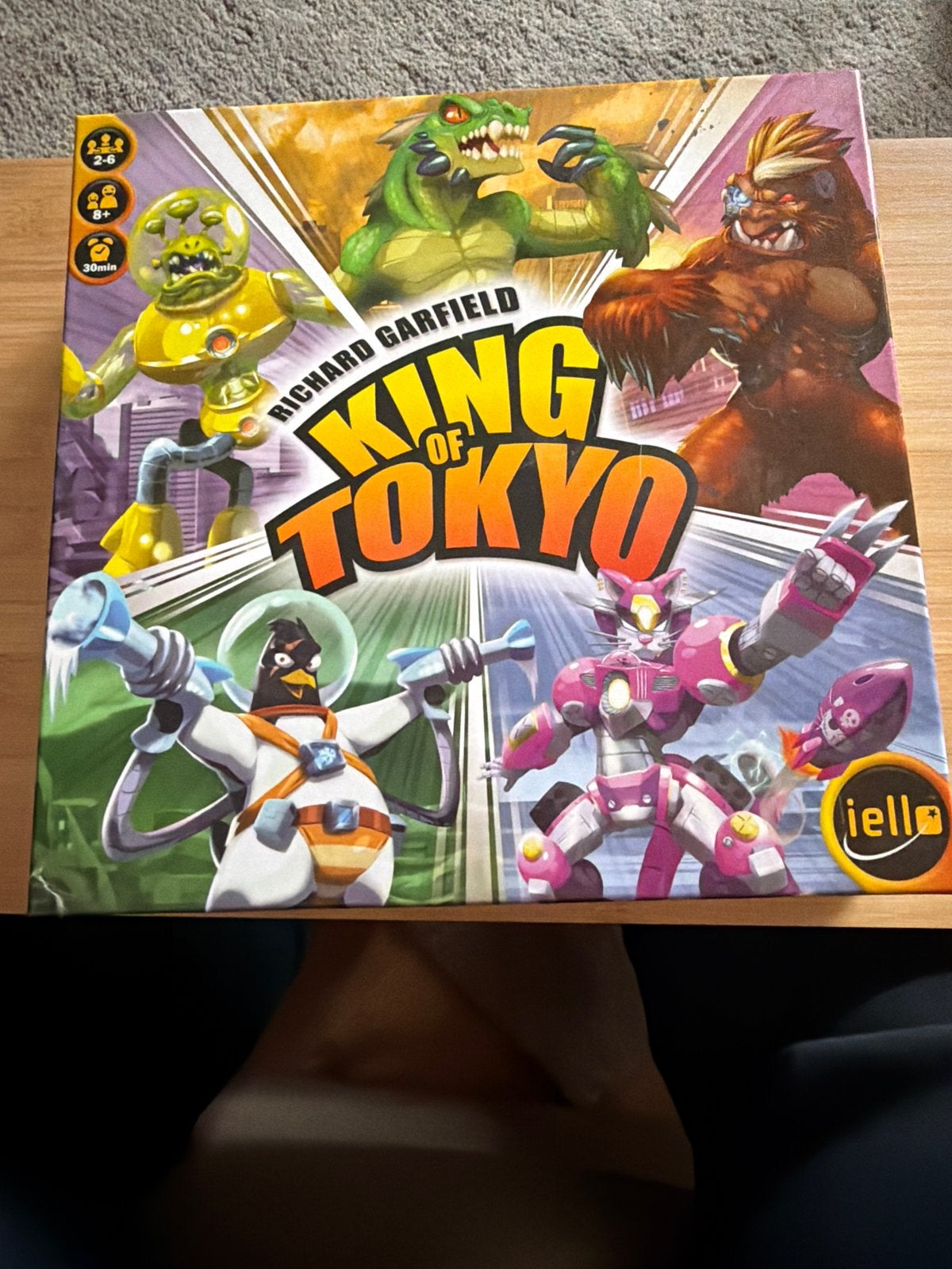 King of Tokyo Bordspel - Monsterlijk plezier!, Een of twee spelers, Ophalen of Verzenden, Zo goed als nieuw