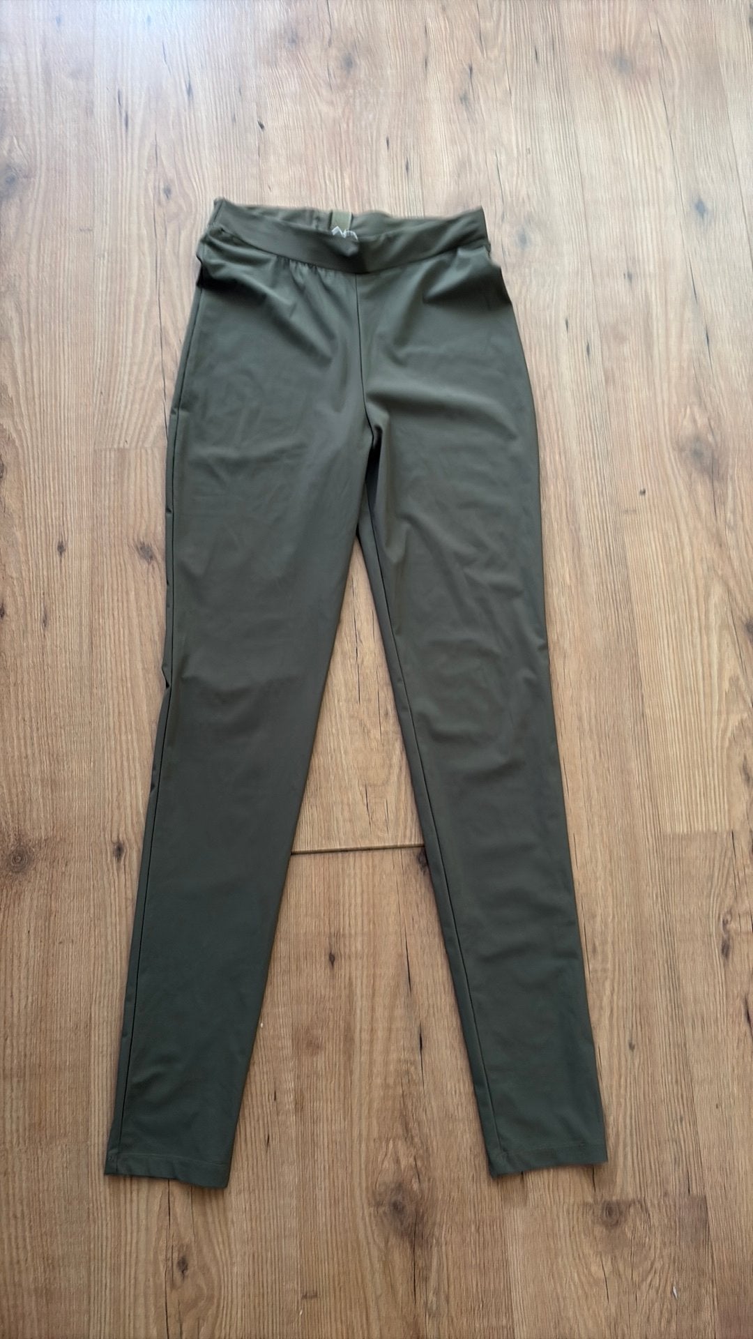 Zusss Travelstof Broek Olijfgroen / Khaki – Maat S/M, Maat 38/40 (M), Ophalen of Verzenden, Lang, Gedragen