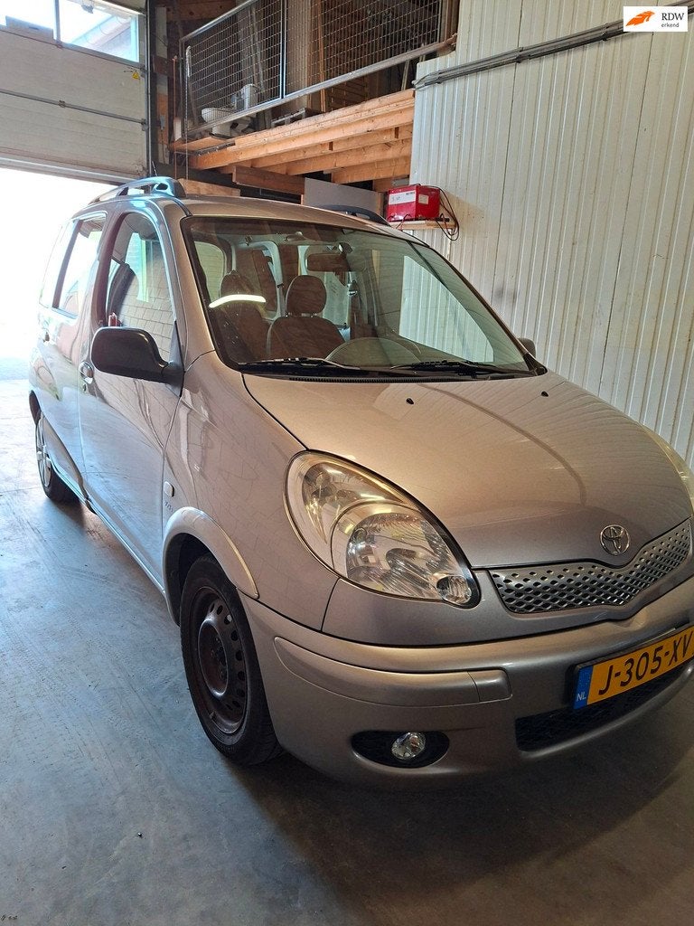 Toyota Yaris Verso 1.3 VVT-i, Voorwielaandrijving, 1299 cc, Stof, 4 cilinders
