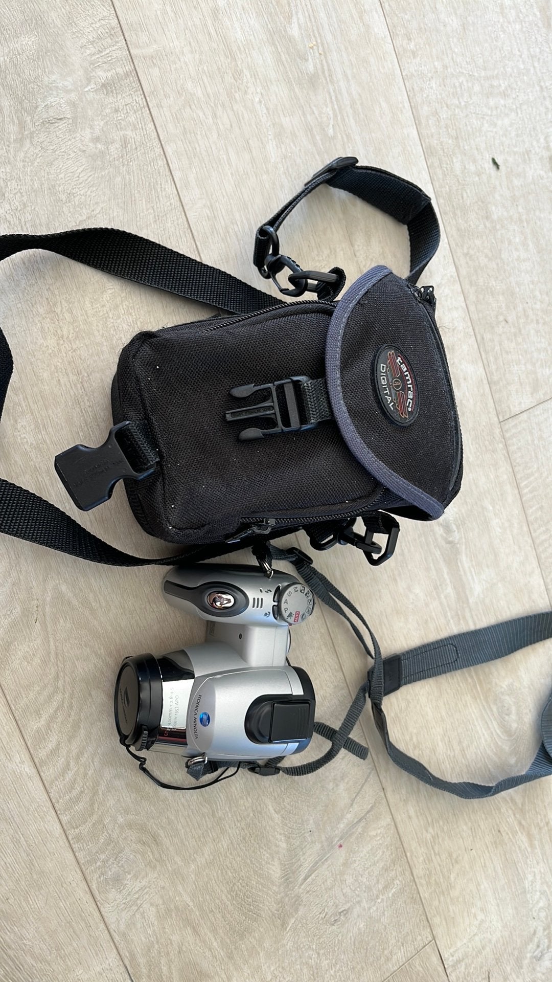 Konica minolta diMAGE Z3 camera + draagtas zgan, Ophalen of Verzenden, Zo goed als nieuw, 8 keer of meer