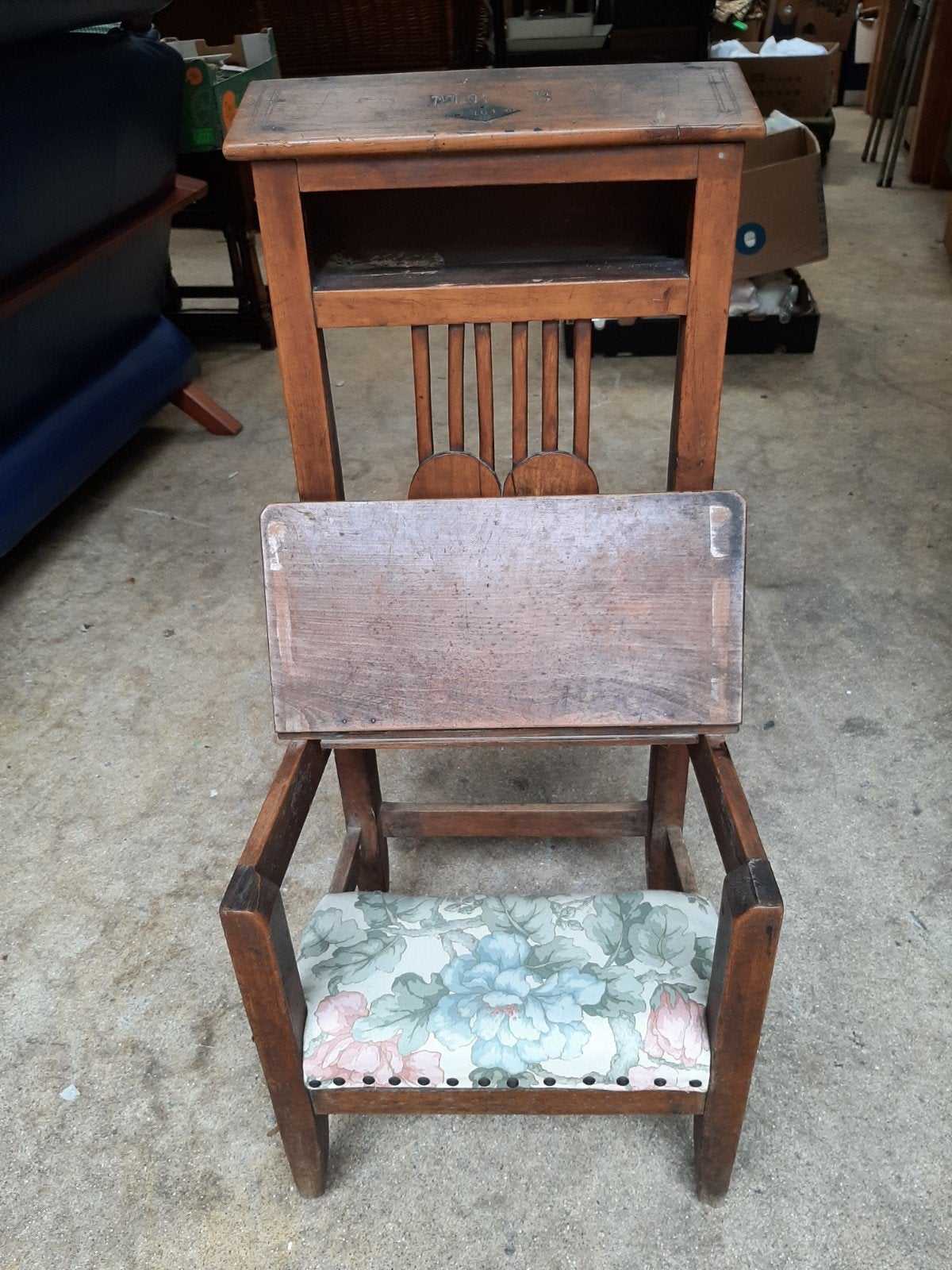 Antiek bidstoeltje - Houten kerkstoel met knielbank, Antiek en Kunst, Ophalen
