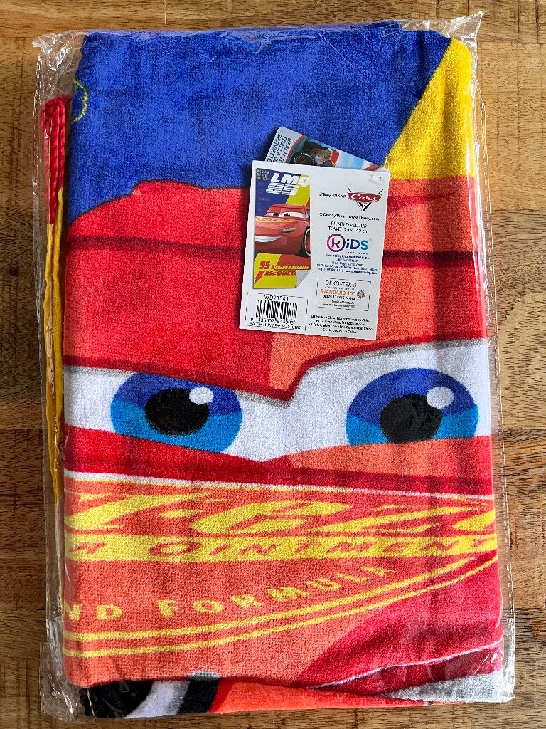 Disney badhanddoek 70x140, Verzamelen, Disney, Ophalen of Verzenden, Overige figuren, Nieuw, Kleding of Textiel