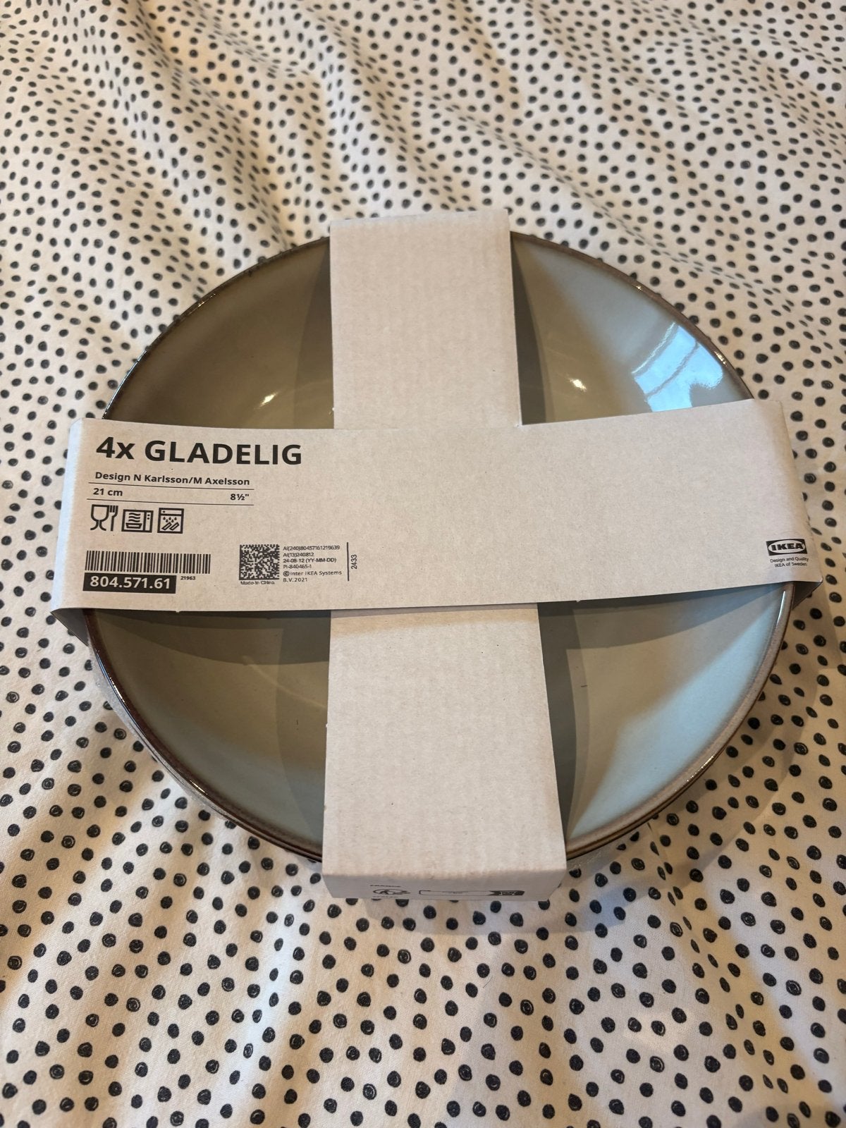 IKEA GLADELIG servies set - 4 borden, 4 kommen, 4 mokken, Huis en Inrichting, Keuken | Servies, Ophalen, Keramiek, Nieuw, IKEA