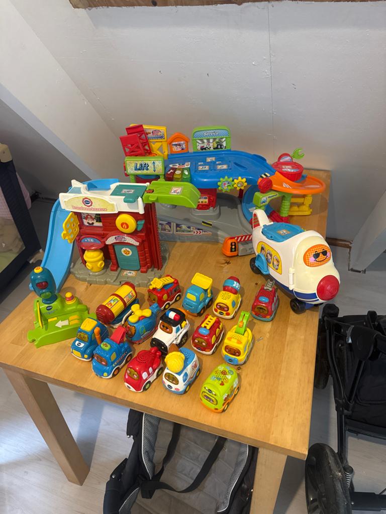Grote VTech Toet Toet Auto's Baan met 13 Voertuigen, Ophalen, Gebruikt, 2 tot 4 jaar