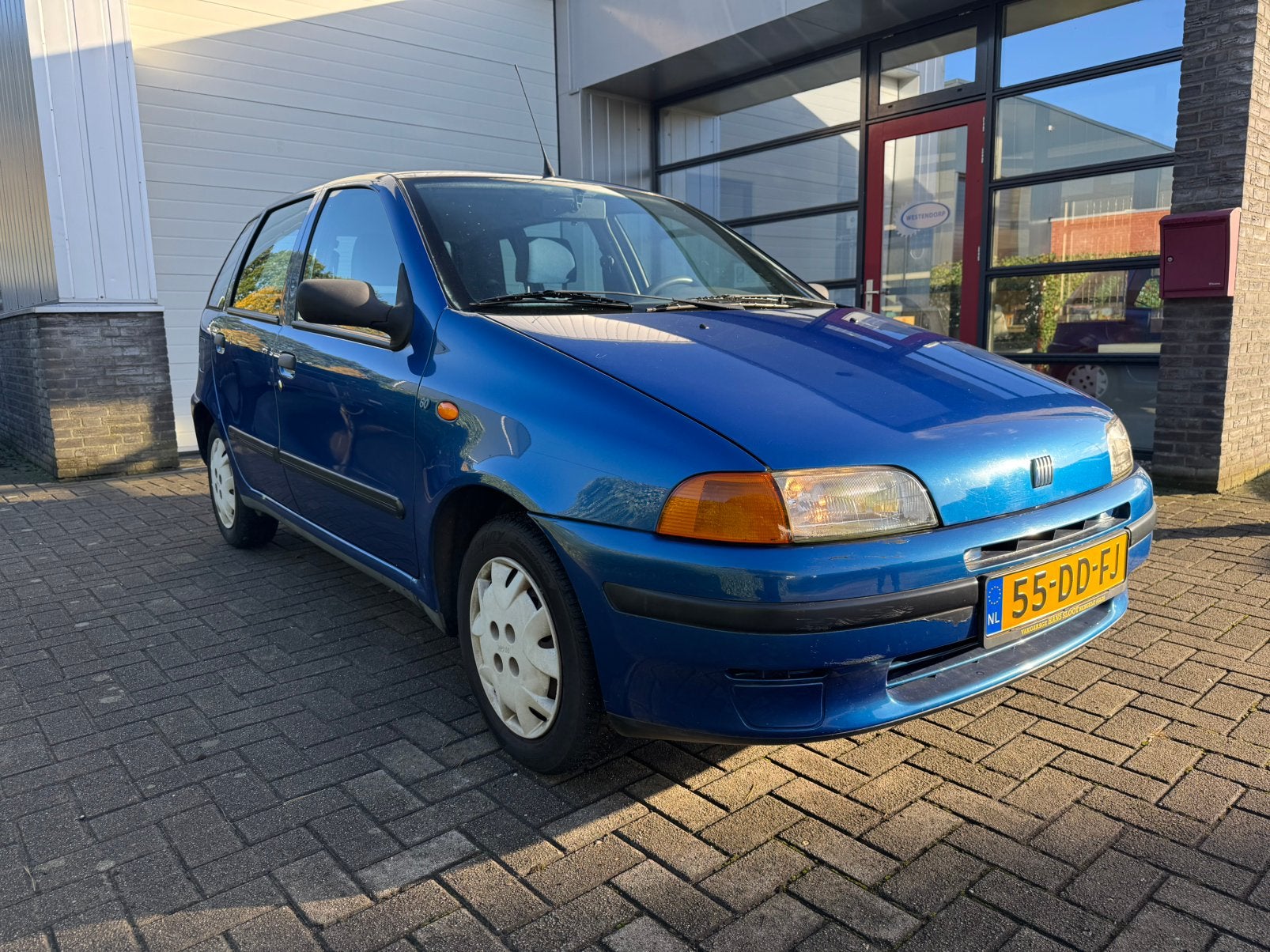 Fiat Punto 1.2 60 Selecta AUT 1999 Blauw, Auto's, Stof, 1242 cc, 4 cilinders, Particulier