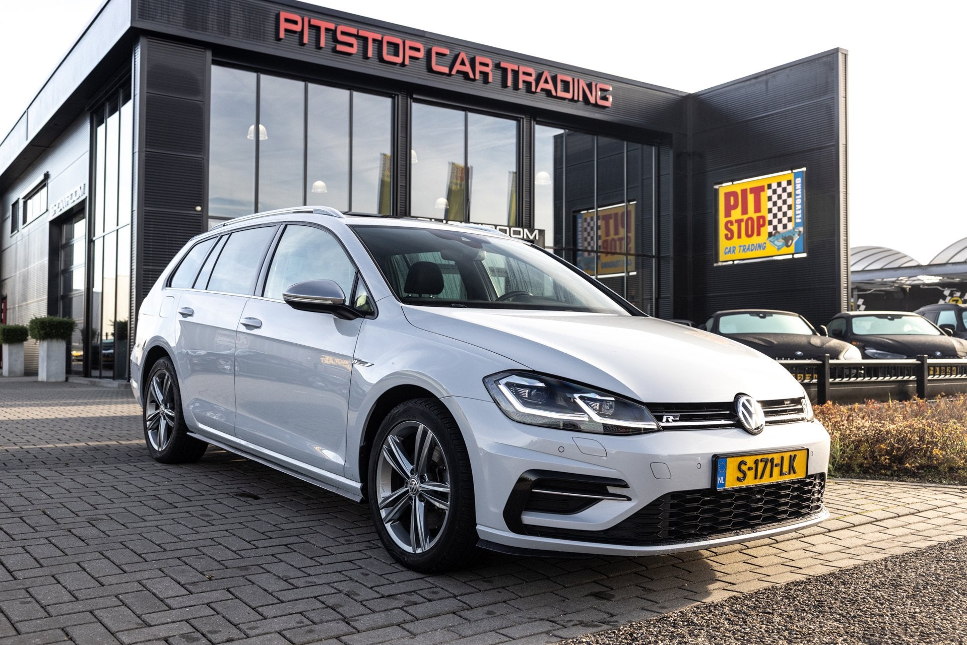 Volkswagen Golf Variant 1.5 TSI Highline Business R, Trekhaa, Dealer onderhouden, 4 cilinders, 150 pk, Wit