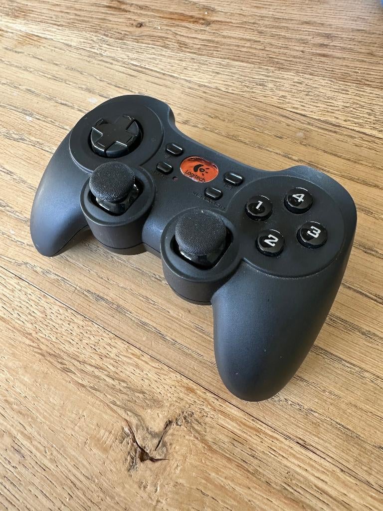 Logitech Rumblepad 2 USB, Vintage Gamepad voor PC, Ophalen of Verzenden, Gebruikt, Logitech