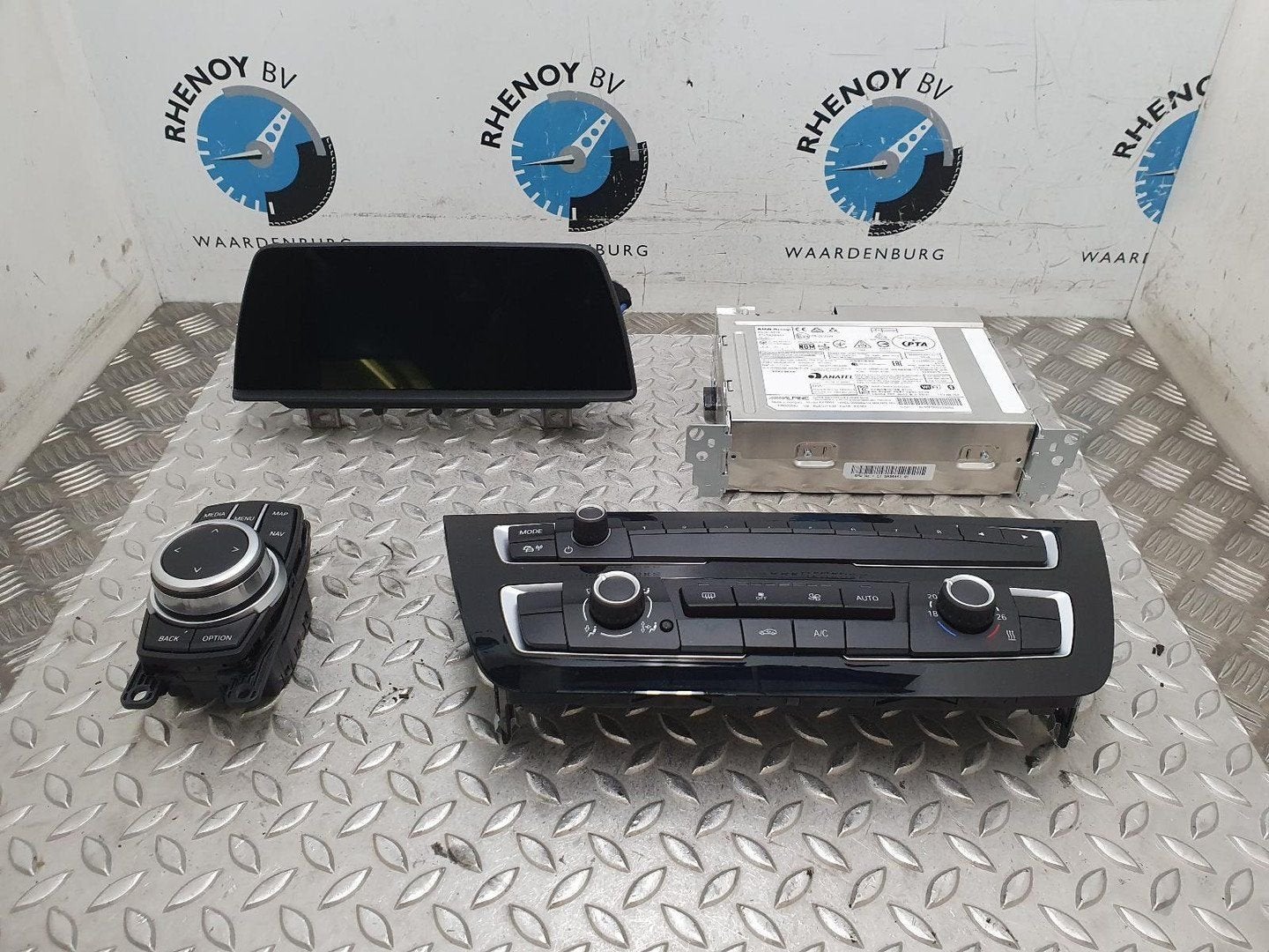 BMW 2 SERIES NAVIGATIE 2019, Ophalen of Verzenden, Gebruikt, Stiba lid