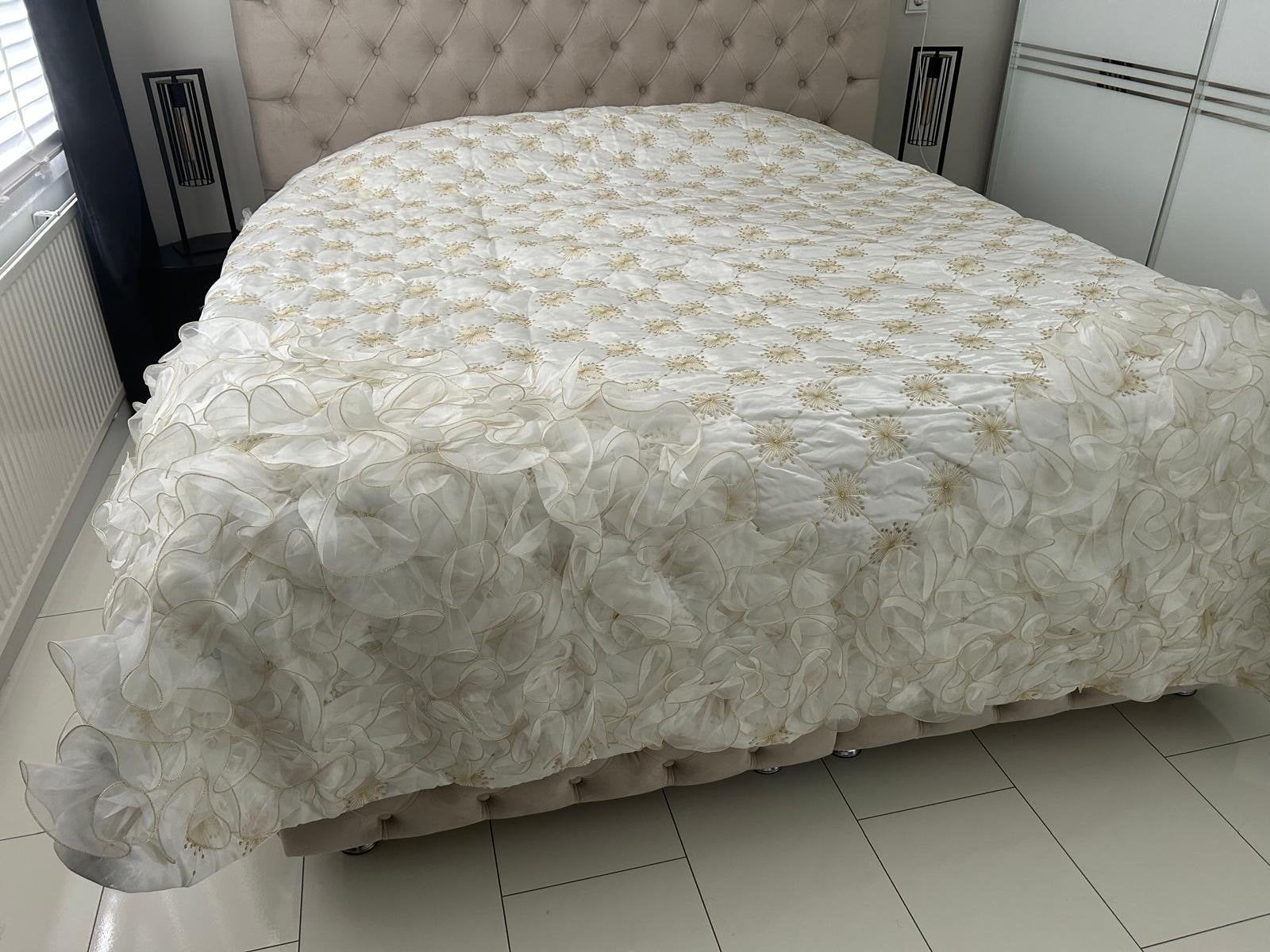 Luxe Bedsprei 260x250 cm - Elegant en Decoratief, Lits-jumeaux, Wit, Ophalen of Verzenden, Zo goed als nieuw