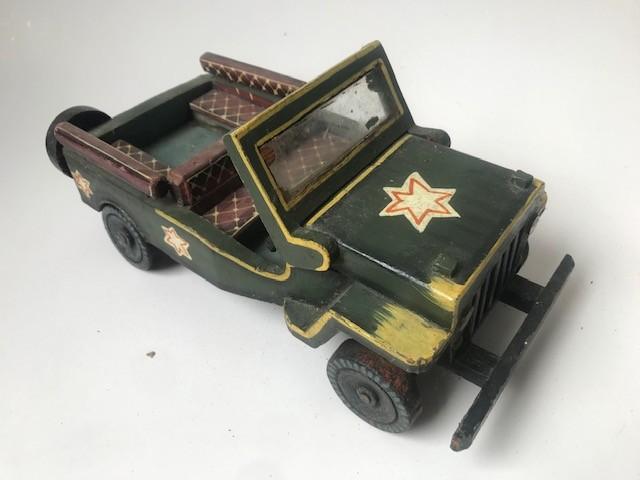 Houten handgemaakte jeep, Ophalen, Gebruikt, Duw- of Trekspeelgoed