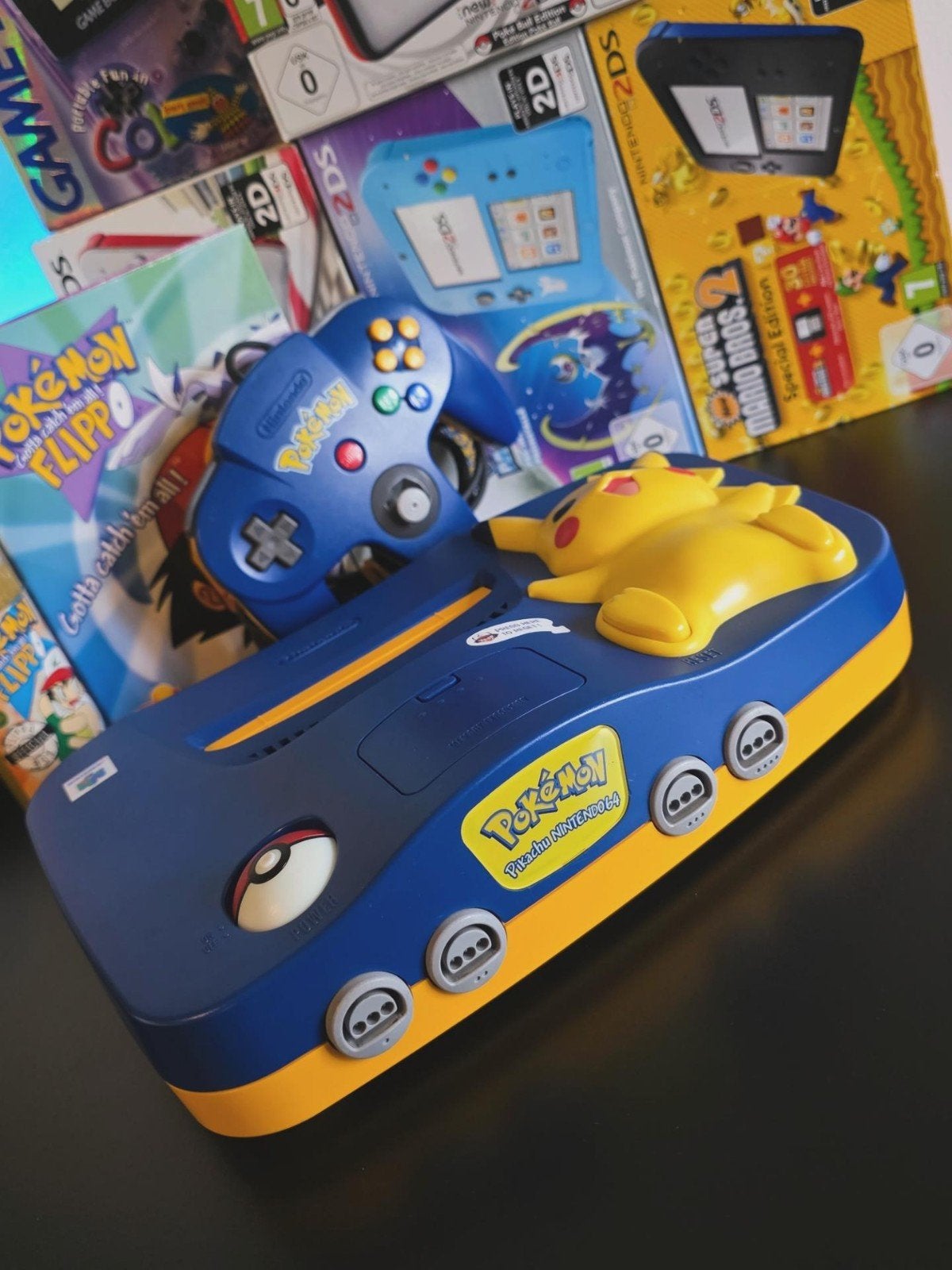 Nintendo 64 Pikachu edition, Spelcomputers en Games, Spelcomputers | Nintendo 64, Ophalen of Verzenden, Zo goed als nieuw, Met 1 controller