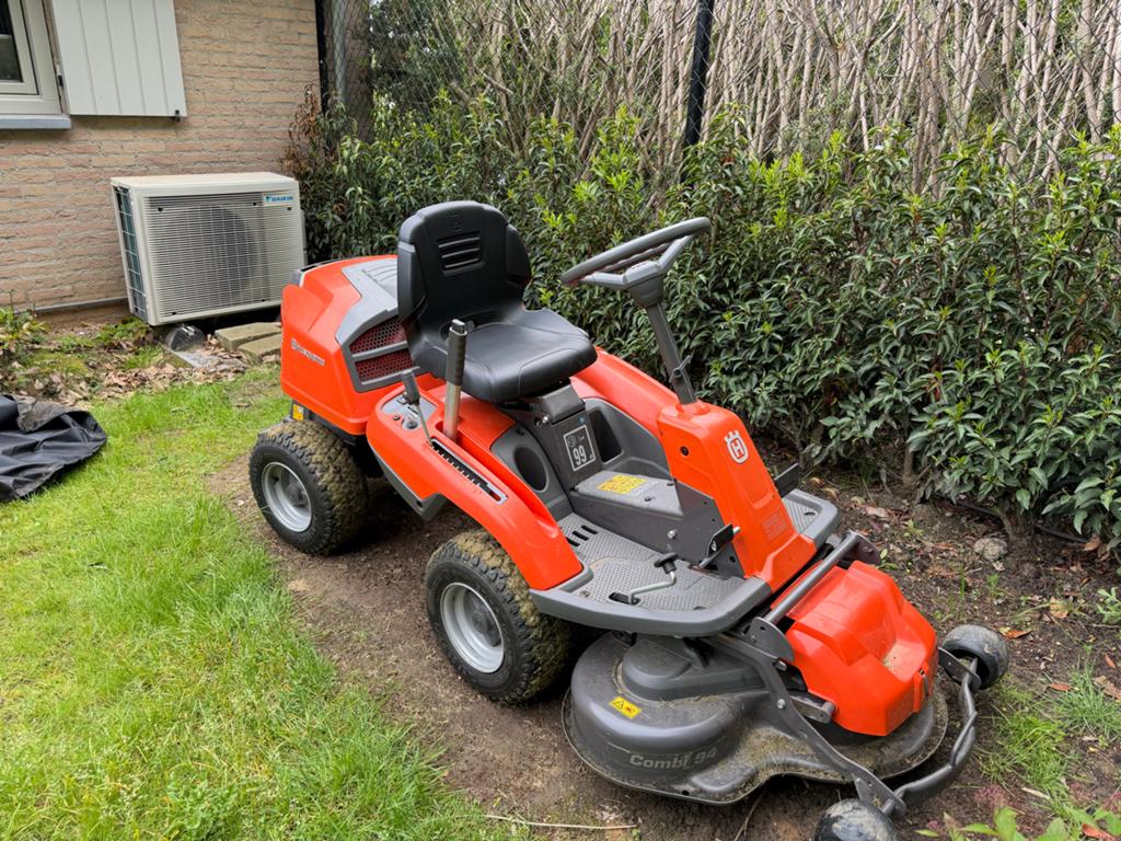 Husqvarna R 214 C rider met 94cm mulchdek, Tuin en Terras, Grasmaaiers, Gebruikt, Benzine-grasmaaier, 50 cm of meer, Cirkelmaaier