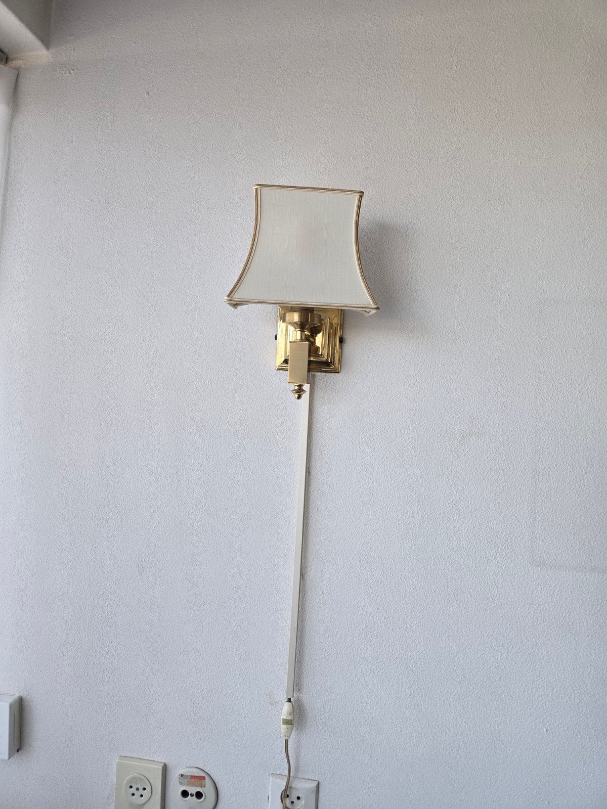 3 messing muurlampen en tafellamp, Ophalen