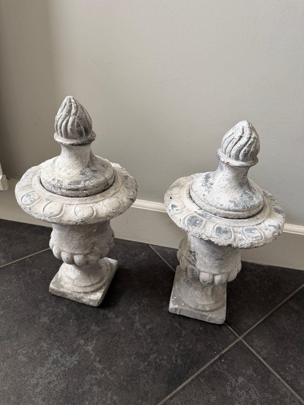 klassieke betonnen tuinvazen met deksel, Ophalen of Verzenden, Gebruikt, Beton, Overige typen
