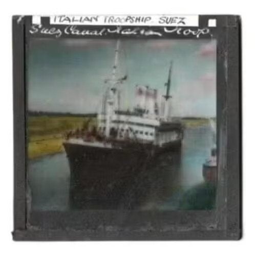 Foto op Glasplaat Militair Italiaans Troepenschip Suezkanaal, Verzamelen, Foto, Ophalen of Verzenden, Zo goed als nieuw, Voor 1940
