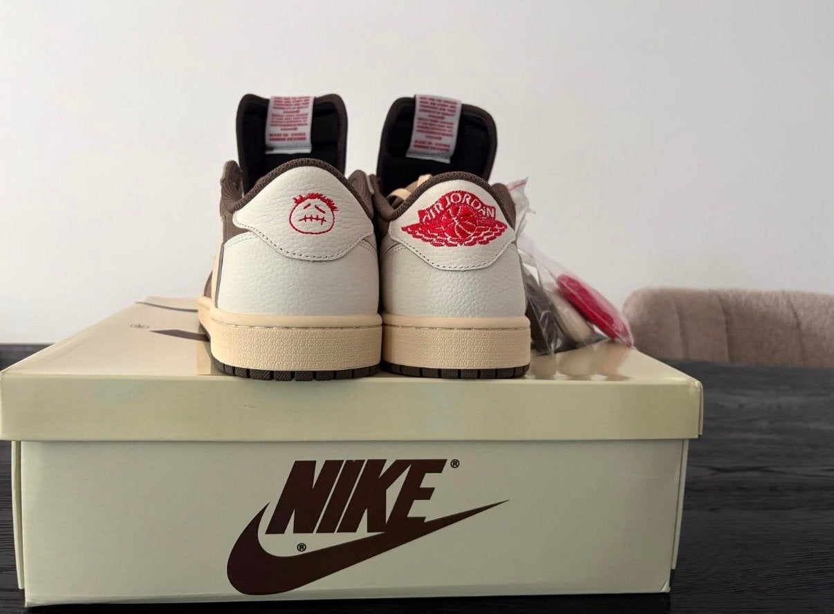 Nike Air Jordan 1 Low Travis Scott Reverse Mocha, Ophalen of Verzenden, Nieuw, Bruin, Sneakers of Gympen