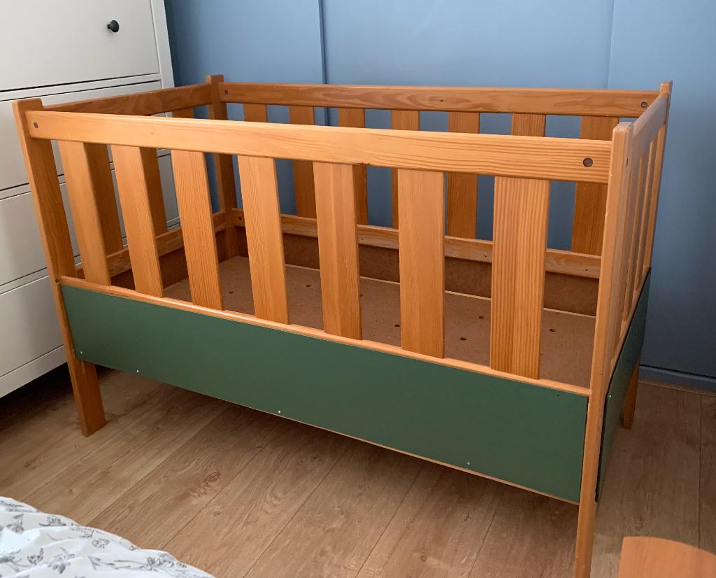 houten kinderledikantje, Kinderen en Baby's, Babywiegjes en Ledikanten, Ophalen, Gebruikt, Ledikant