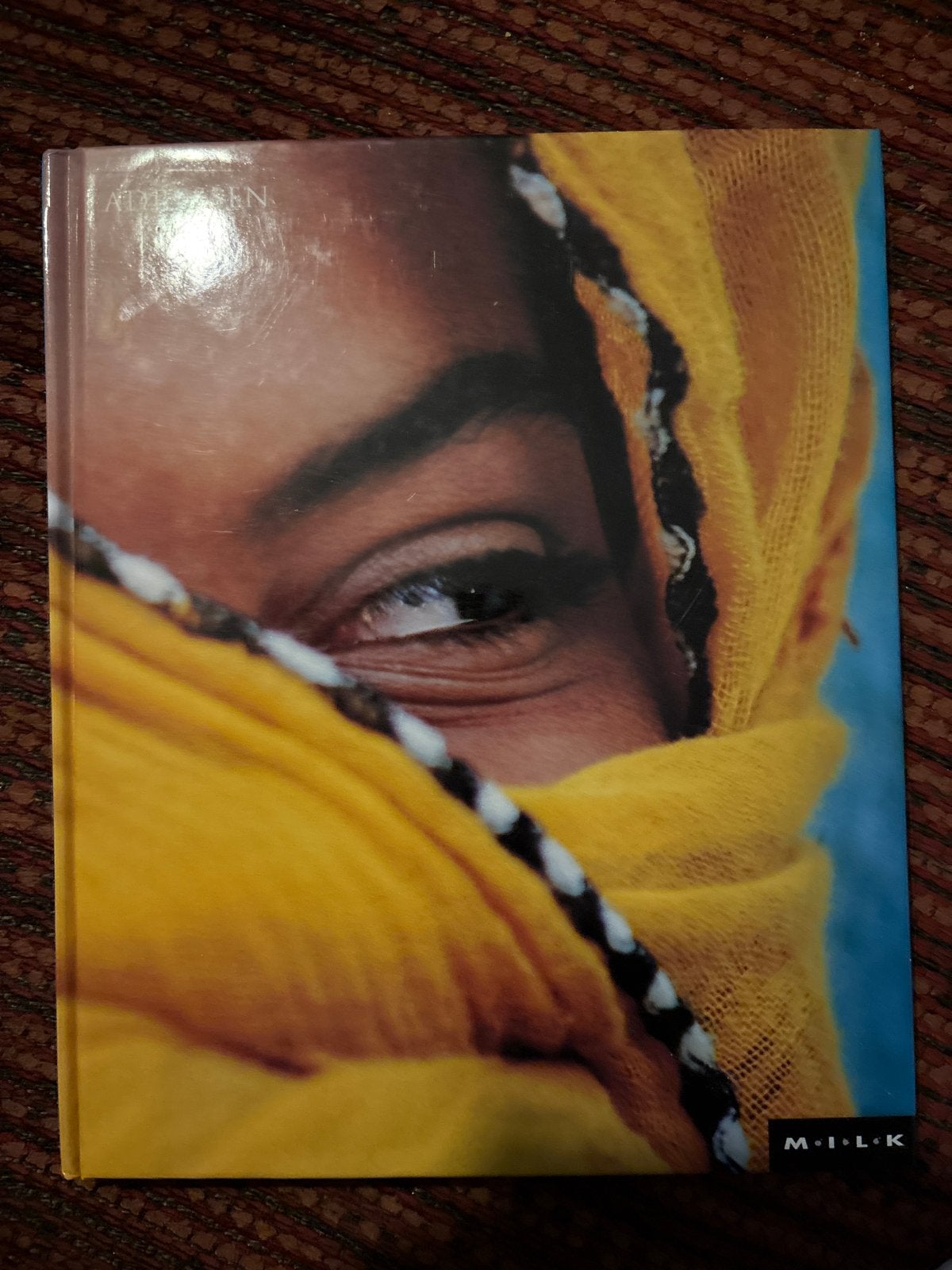 M.I.L.K. Adresboek, Boeken, Ophalen of Verzenden, Gelezen, Wereld overig