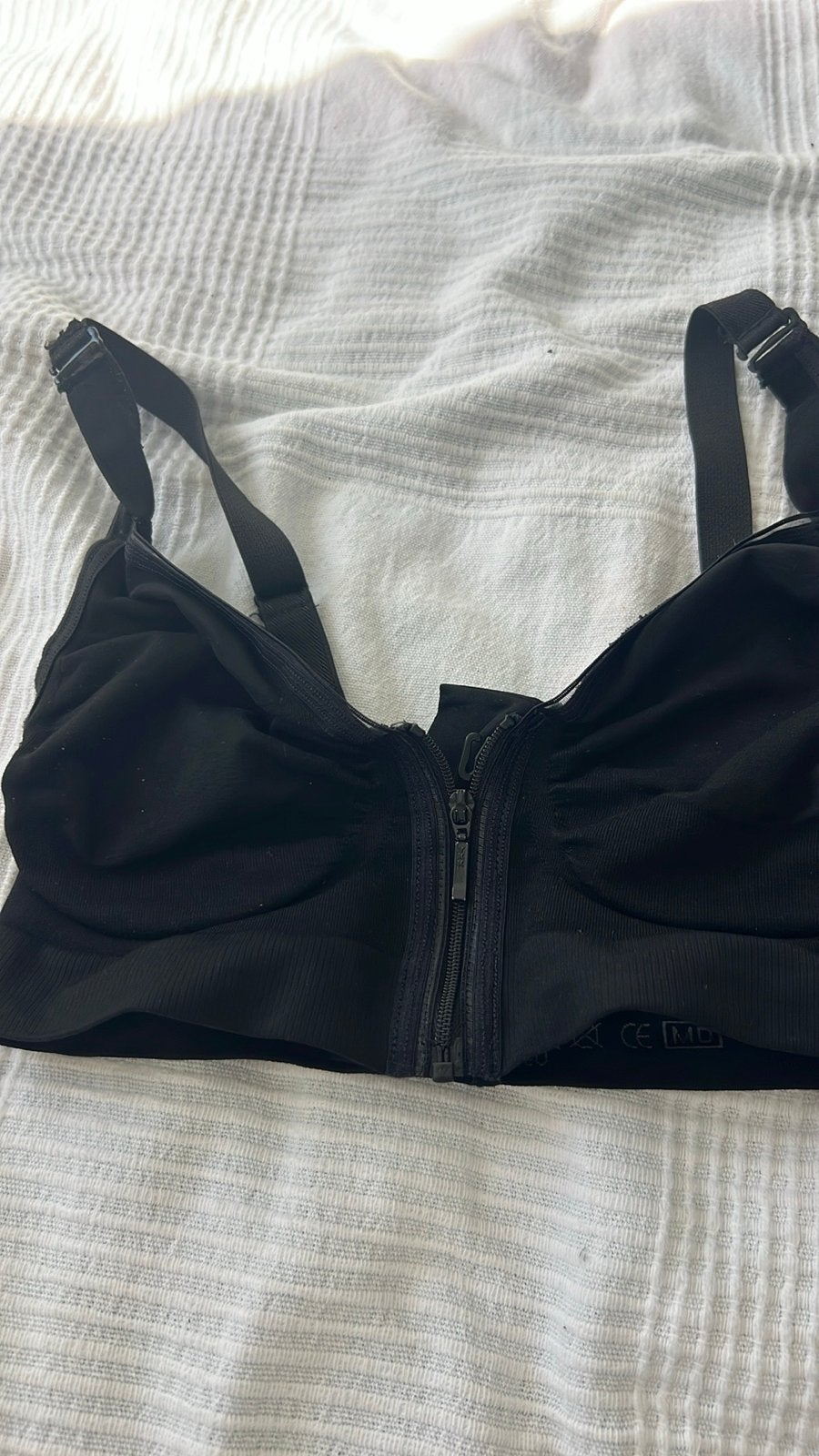 Zwarte BH met rits - Comfortabel en ondersteunend, Ophalen of Verzenden, Zwart, BH