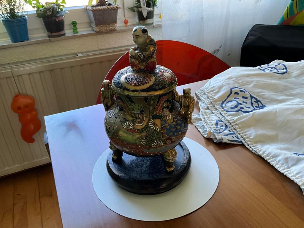Gebarsten Japanse Satsuma Koro Pot Made in China!, Antiek en Kunst, Antiek | Woonaccessoires, Ophalen