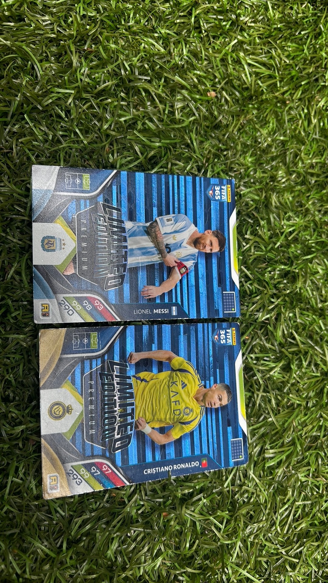 Limited edition premium panini fifa 365 messi ronaldo kaarte, Ophalen of Verzenden, Volle spaarkaart