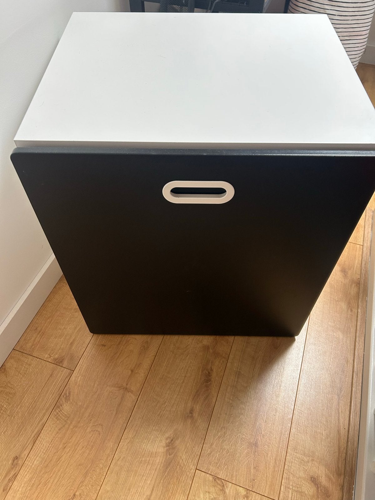 IKEA Småstad kast met lade, wit en zwart, Ophalen, Gebruikt