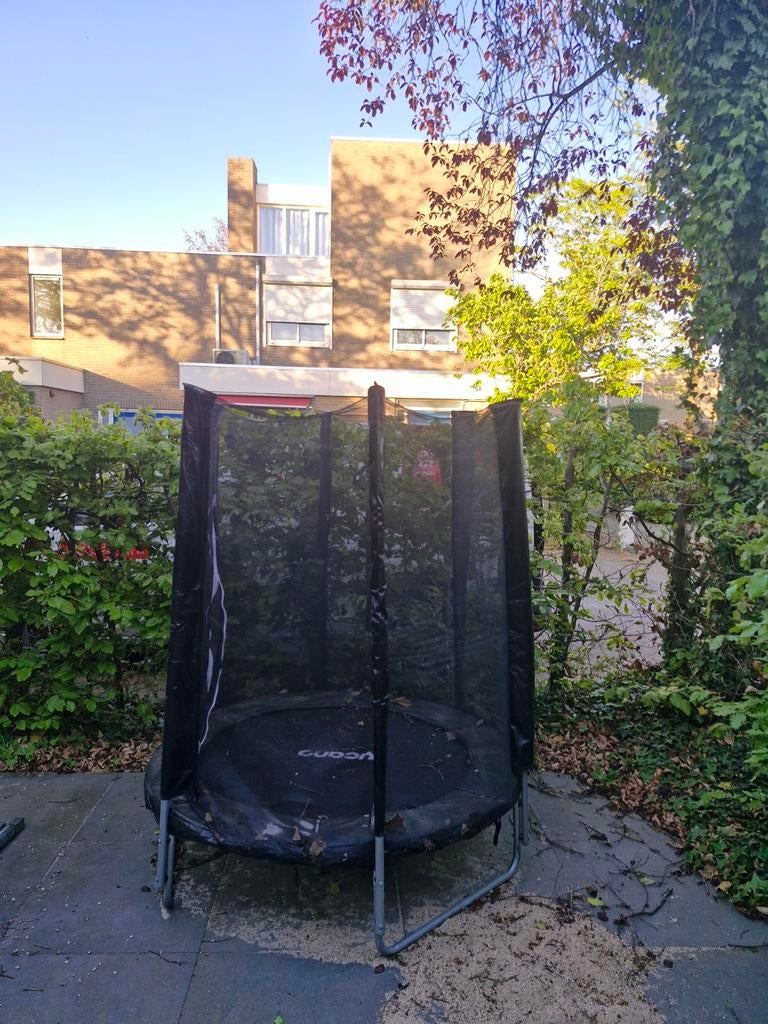 Kleine trampoline met veiligheidsnet, Kinderen en Baby's, Speelgoed | Buiten | Trampolines, Ophalen