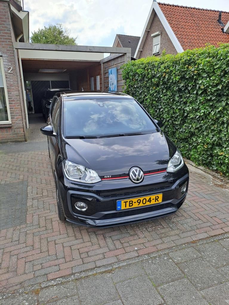 Volkswagen up! 1.0 GTI 115PK 5D 2018 Zwart, Auto's, Volkswagen, Voorwielaandrijving, 970 kg, Stof, 40 €/maand