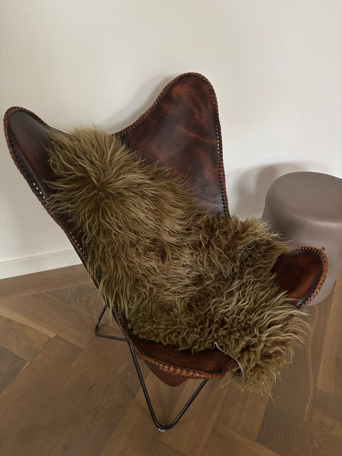 Luxe Leren Vlinderstoel, Donkerbruin Leer, Vintage, Huis en Inrichting, Ophalen, Gebruikt, Leer, 50 tot 75 cm