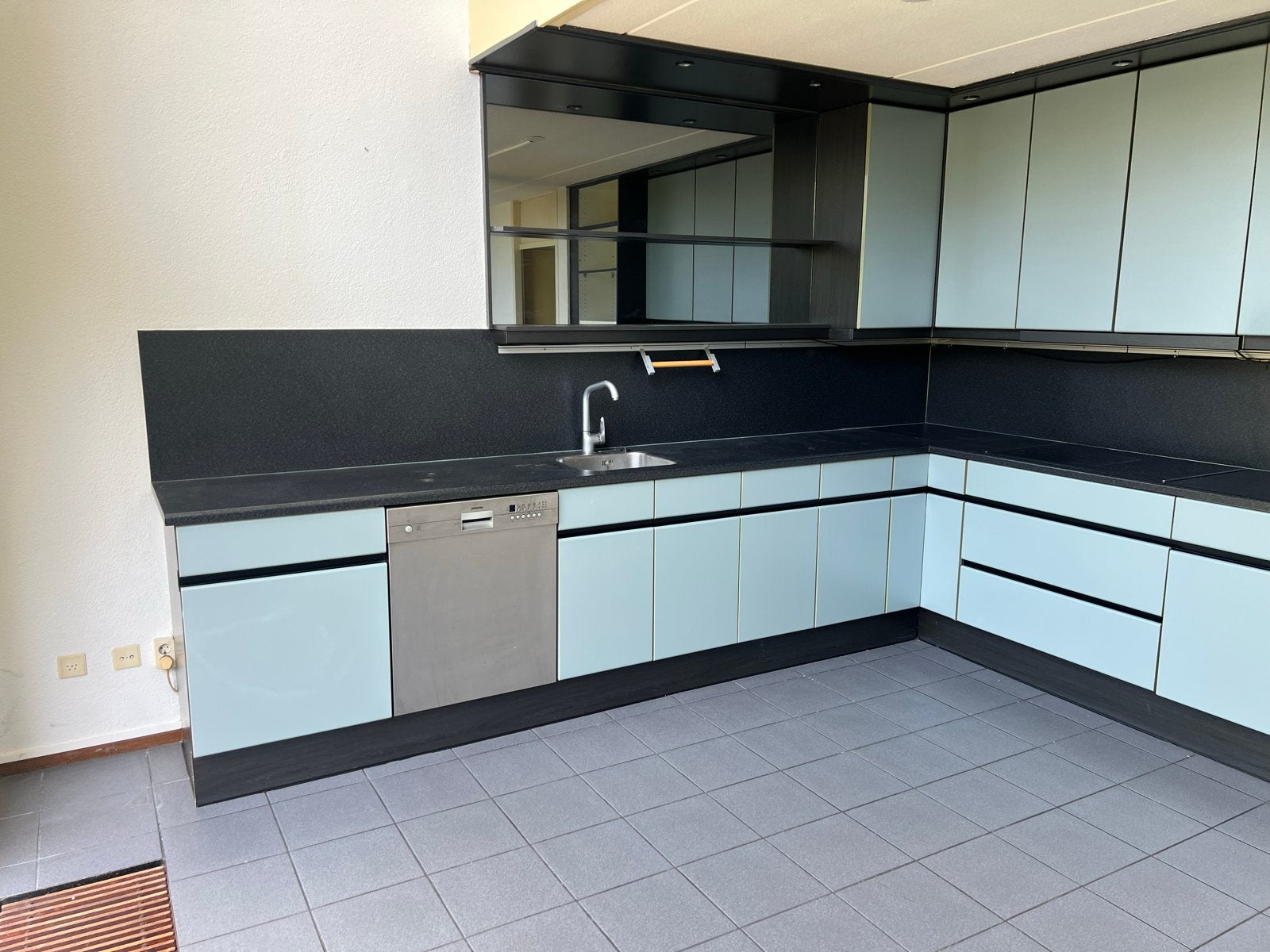 Hoekkeuken met Apparatuur, Huis en Inrichting, Keuken | Complete keukens, Ophalen, Overige materialen, Blauw, Hoekkeuken