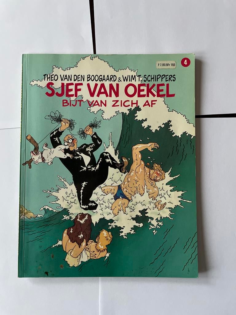 Sjef van Oekel Bijt van Zich Af - Theo van den Boogaard, Eén stripboek, Ophalen of Verzenden, Gelezen