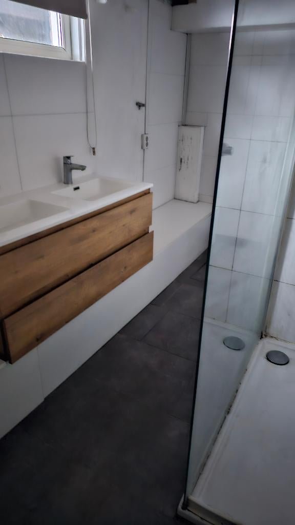 wastafel dubbel met of zonder kranen normaal 1200 euro, Huis en Inrichting, Badkamer | Badkamermeubels, Ophalen, 50 tot 100 cm