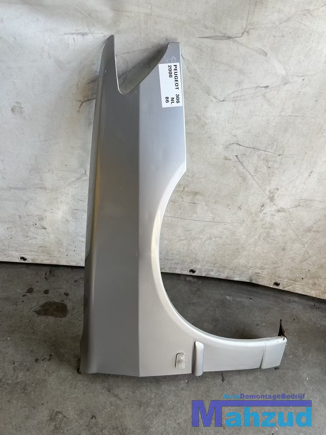 PEUGEOT 306 BREAK grijs zilver rechts voorscherm 1994-2002, Auto-onderdelen, Taurusavenue 1
2132 LS  Hoofddorp, NL, Gebruikt, Contact.group@renault.com