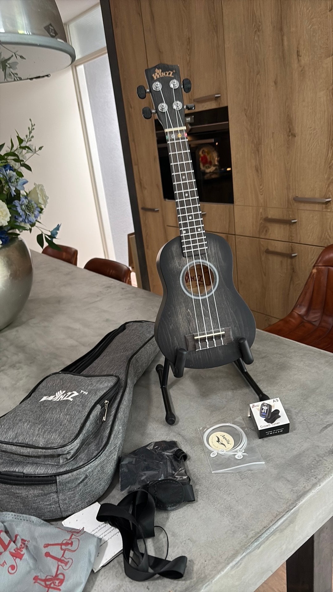 Winzz ukulele beginners set met standaard, Muziek en Instrumenten, Ophalen, Zo goed als nieuw, Overige typen