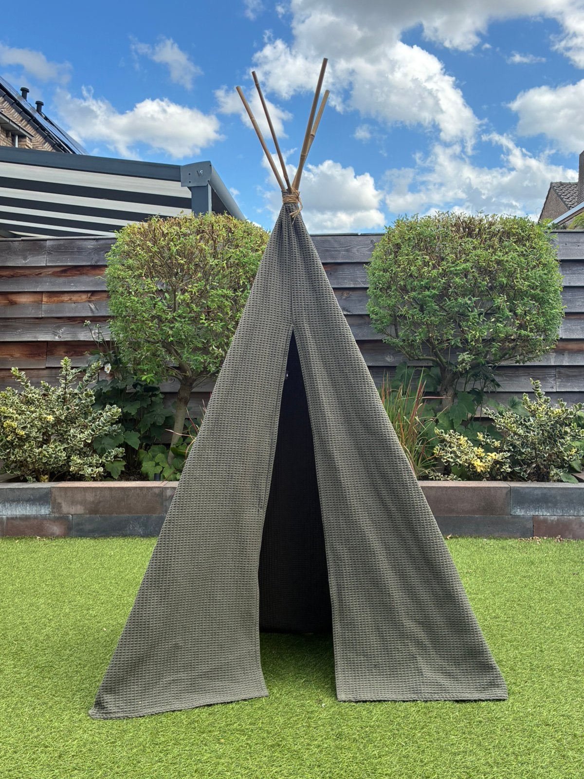 Tipi tent kakhi kleur, Ophalen, Zo goed als nieuw, Hout