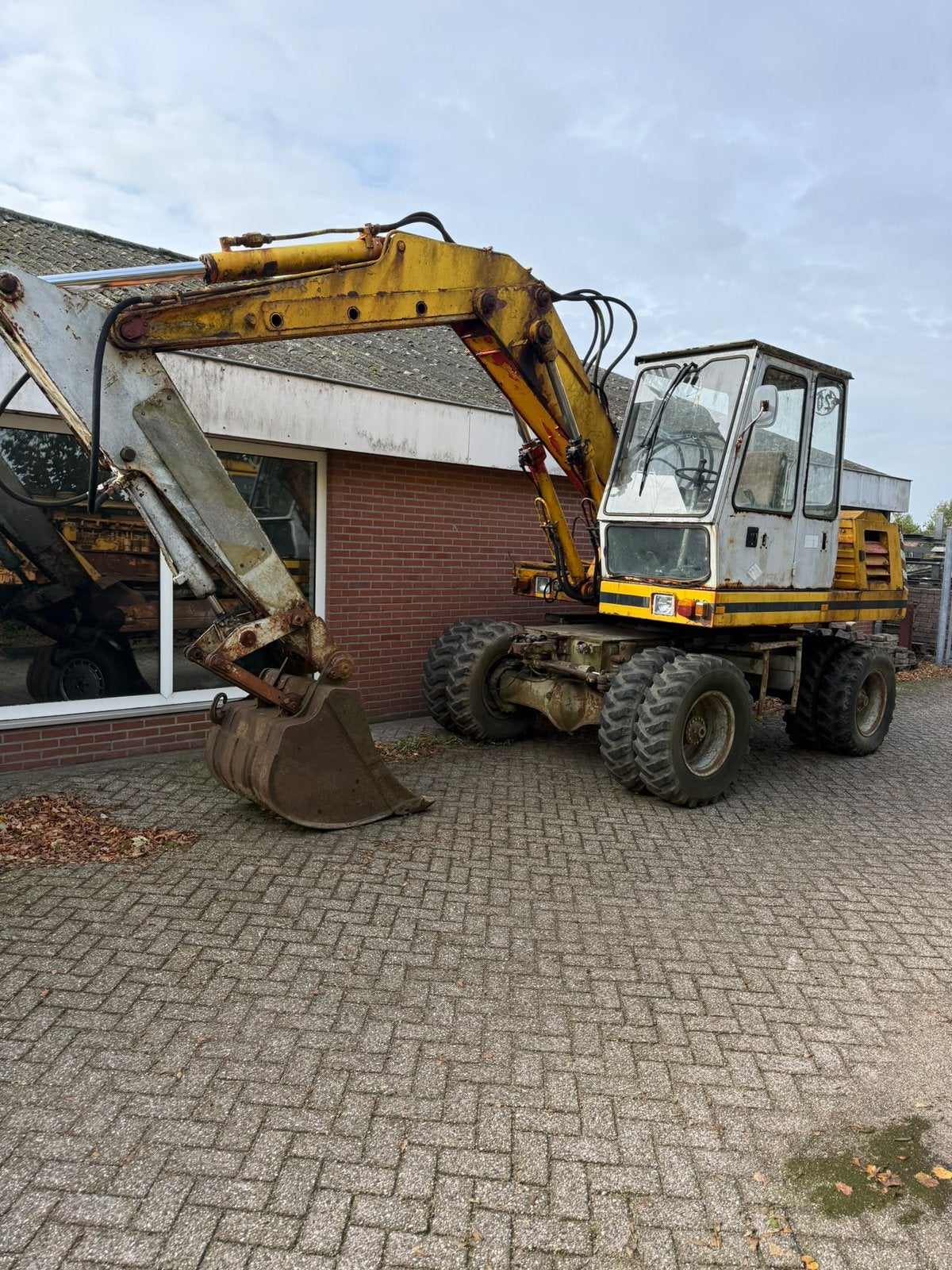 O&K MH4 Mobiele Graafmachine – Deutz Motor – 2 Bakken, Ophalen, Graafmachine