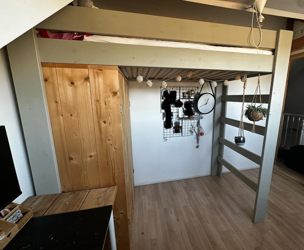 Hoogslaper - massief hout + kledingkast (en matras), Ophalen, Zo goed als nieuw, Hoogslaper