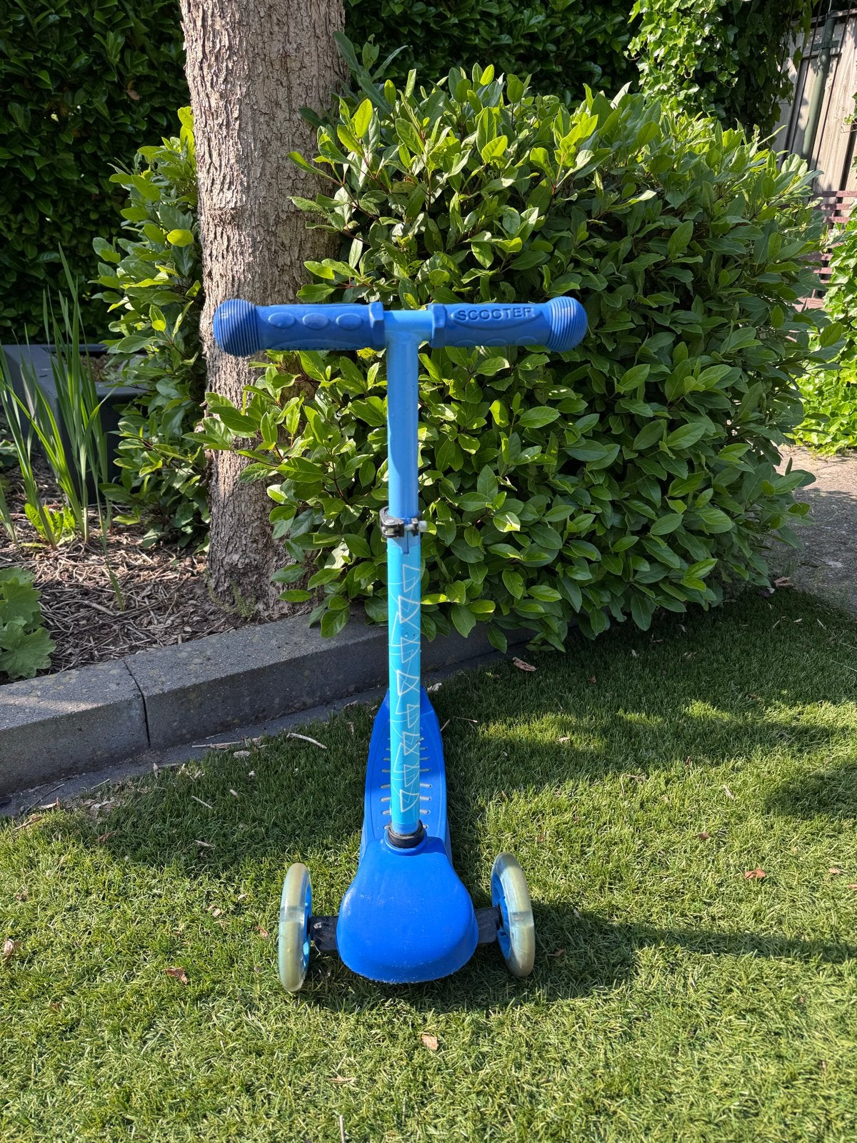 Leuke kinderstep scooter met lichtgevende wielen, Fietsen en Brommers, Ophalen, Gebruikt, Gewone step