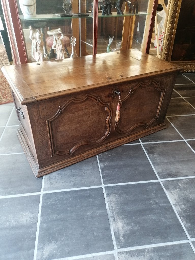 Antiek 18e eeuwse eiken kist louis XV, Ophalen