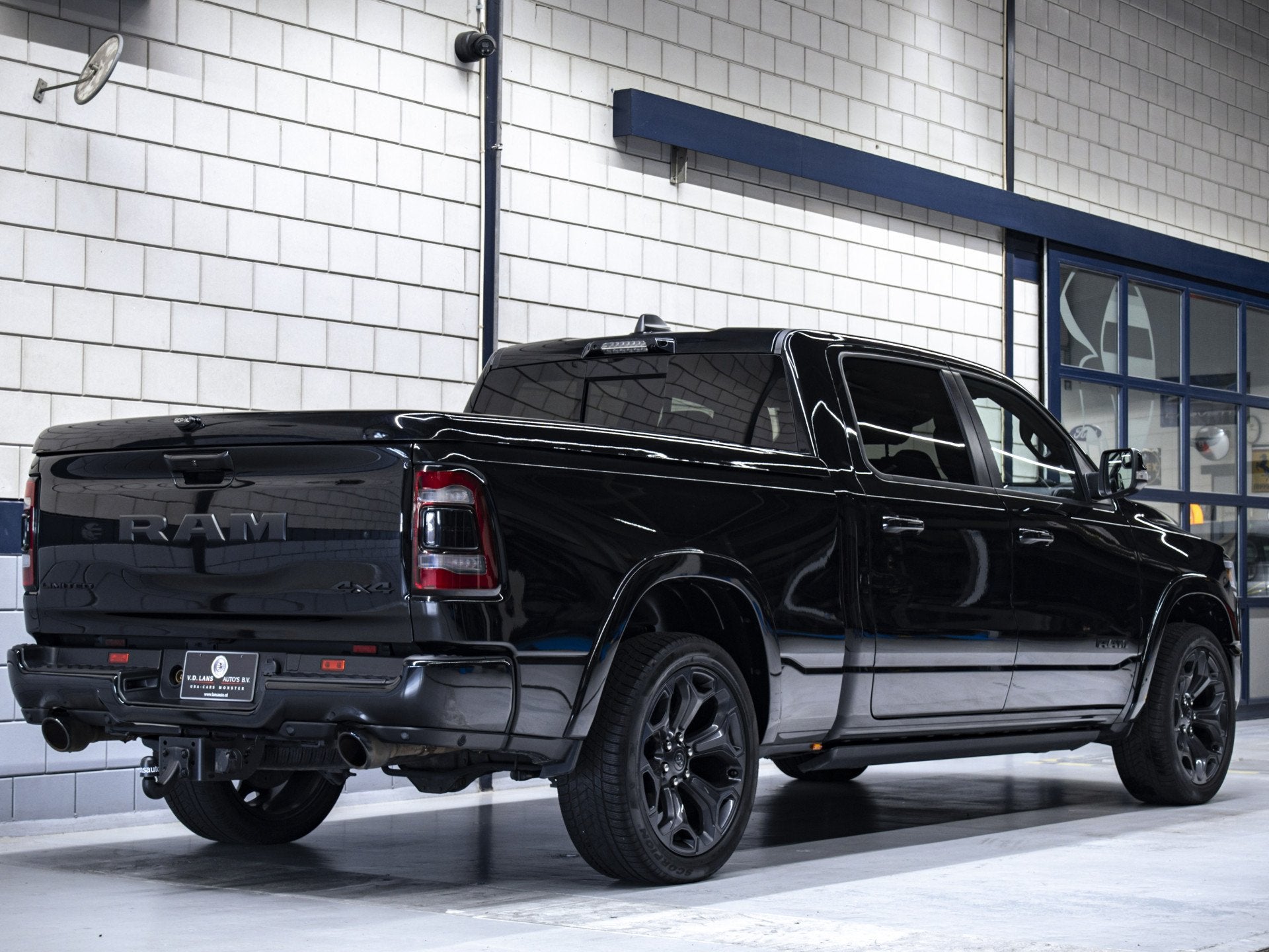 Dodge Ram 1500 Limited Night 5.7L Hemi V8 | Pano| Luchtverin, Automaat, Gebruikt, 5654 cc, 402 pk