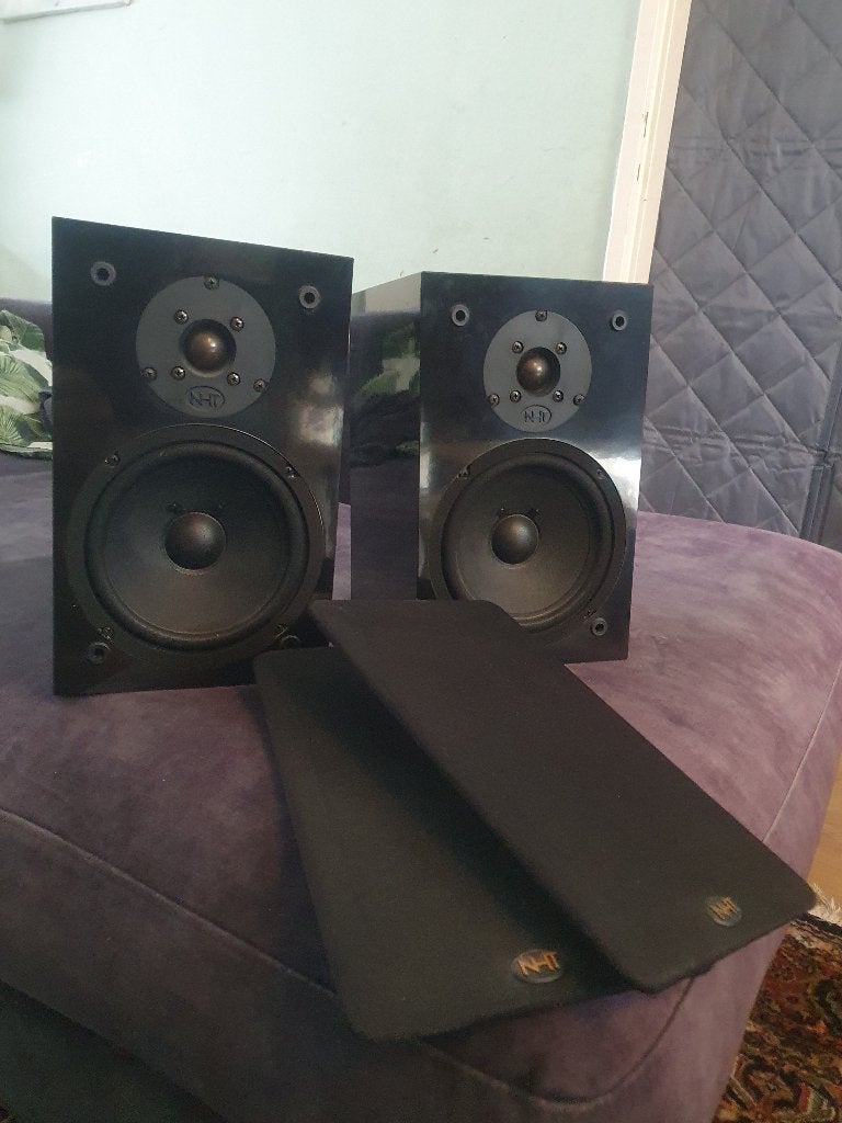 NHT SuperOne in PianoBlack, Stereo speakers, Zo goed als nieuw, Ophalen, 150 watt of meer
