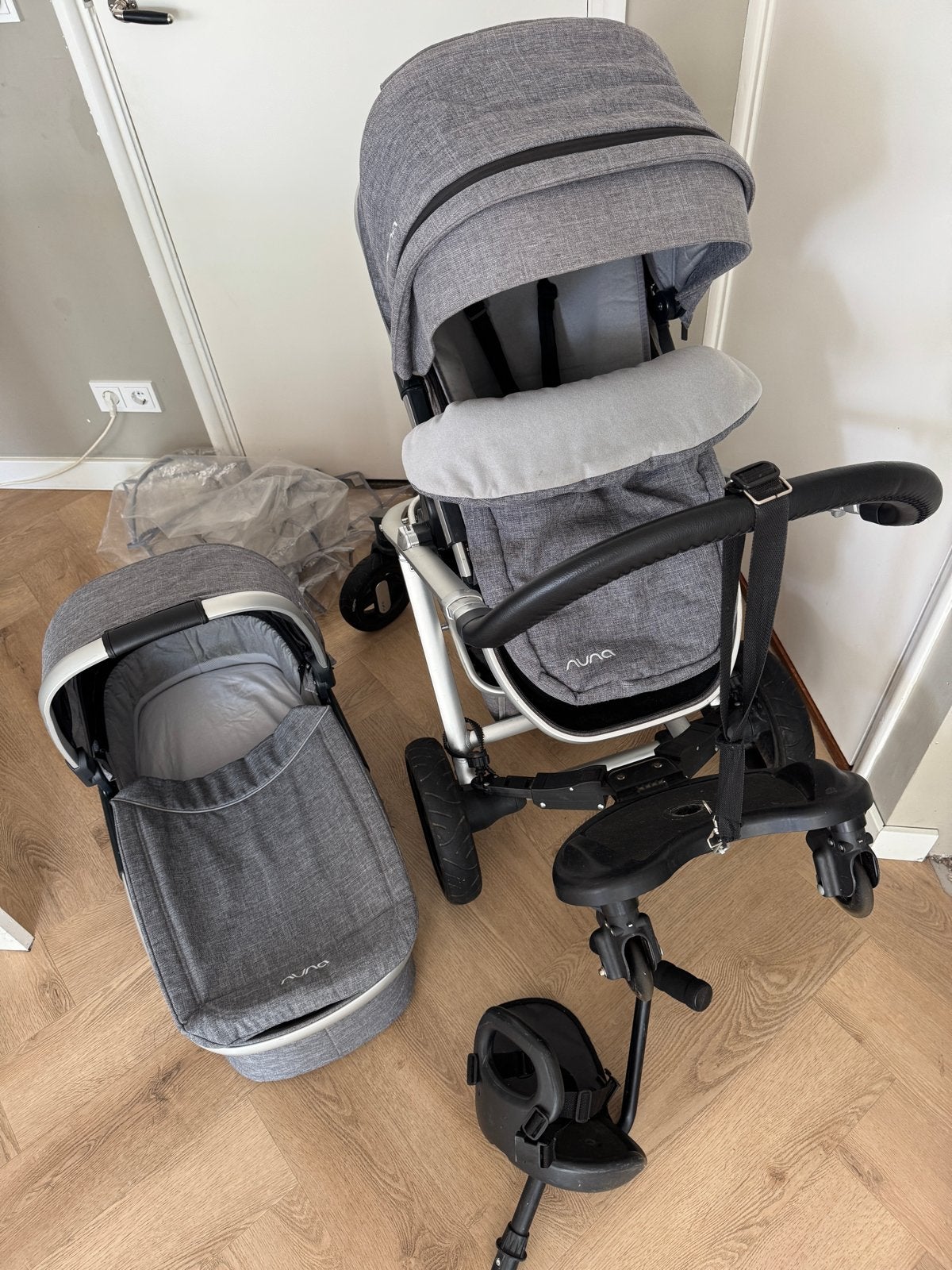 Nuna kinderwagen met reiswieg, adapters en accessoires, Gebruikt, Combiwagen, Met reiswieg, Ophalen