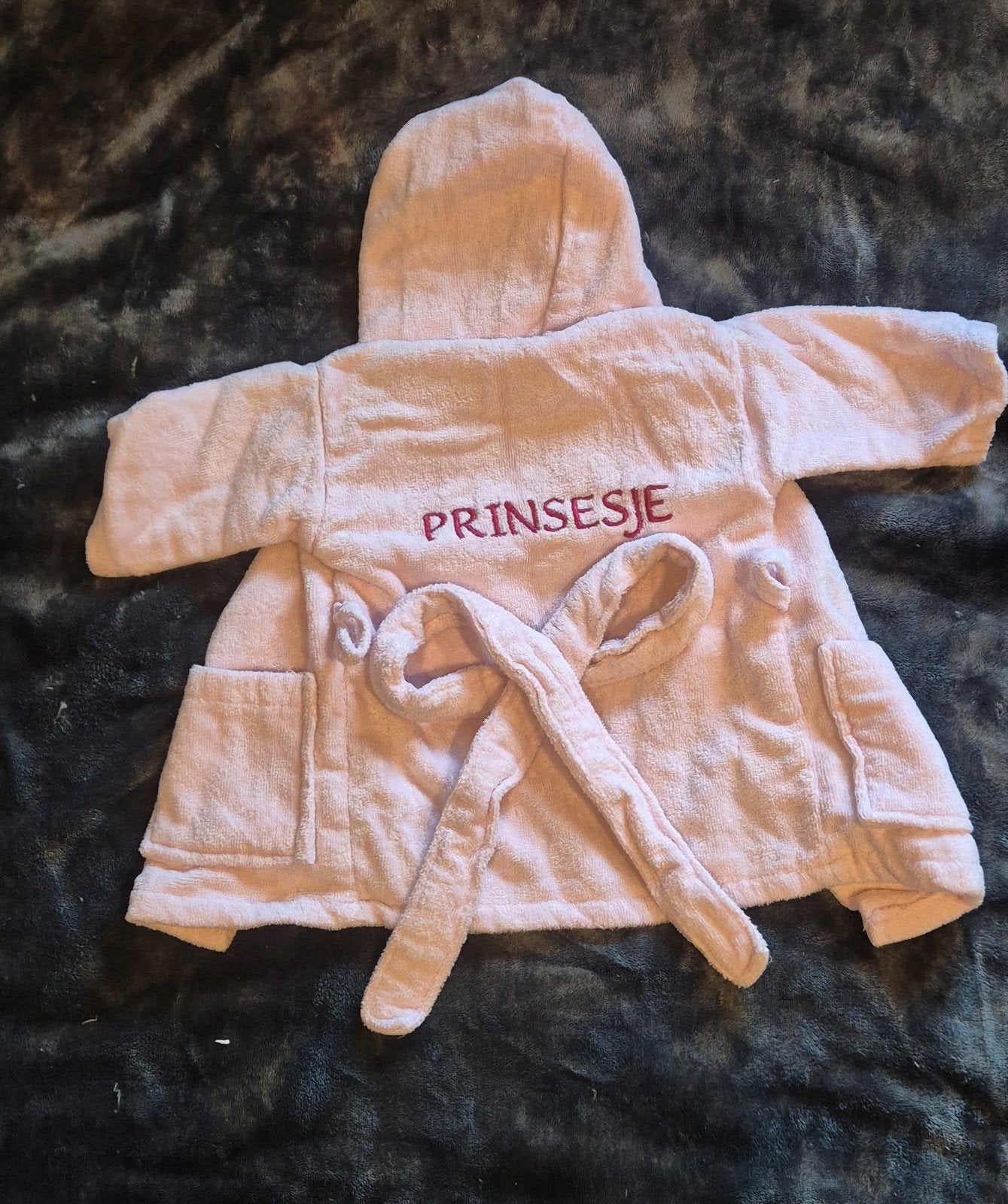 Roze badjas maat 68 meisje met 'Prinsesje' en kroontje, Nacht- of Onderkleding, Ophalen of Verzenden, Zo goed als nieuw, Overig