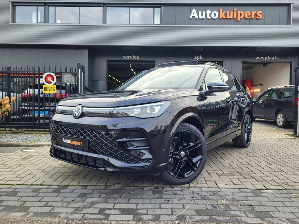 Volkswagen Tiguan 1.5 eHybrid R-Line Edition | Black Style |, 12 maanden, Stof, Zwart, Grijs