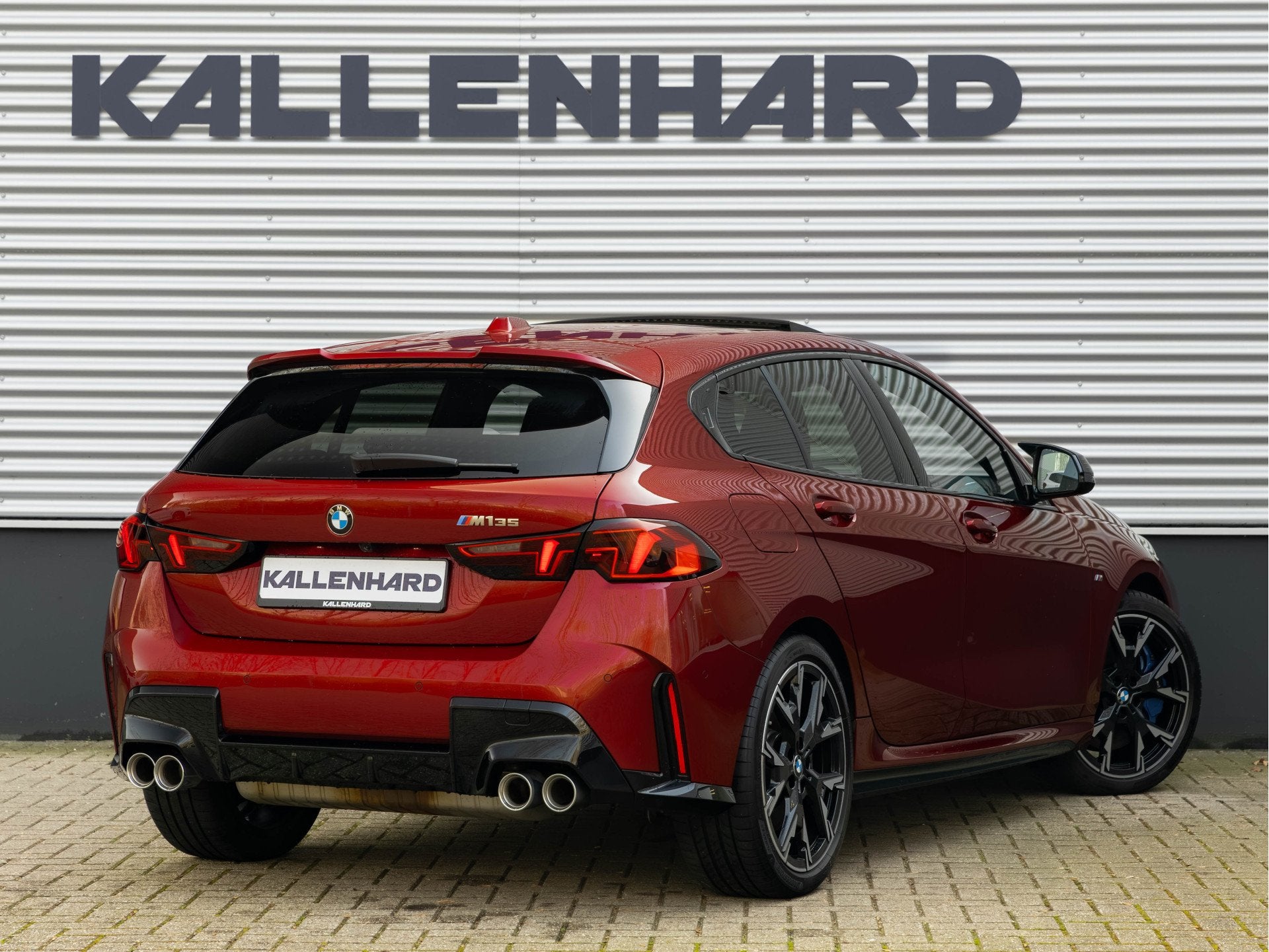BMW 1-serie M135 xDrive - Pano - Memoryzetel - Harman Kardon, Auto's, 1525 kg, Gebruikt, 4 cilinders, 24 maanden