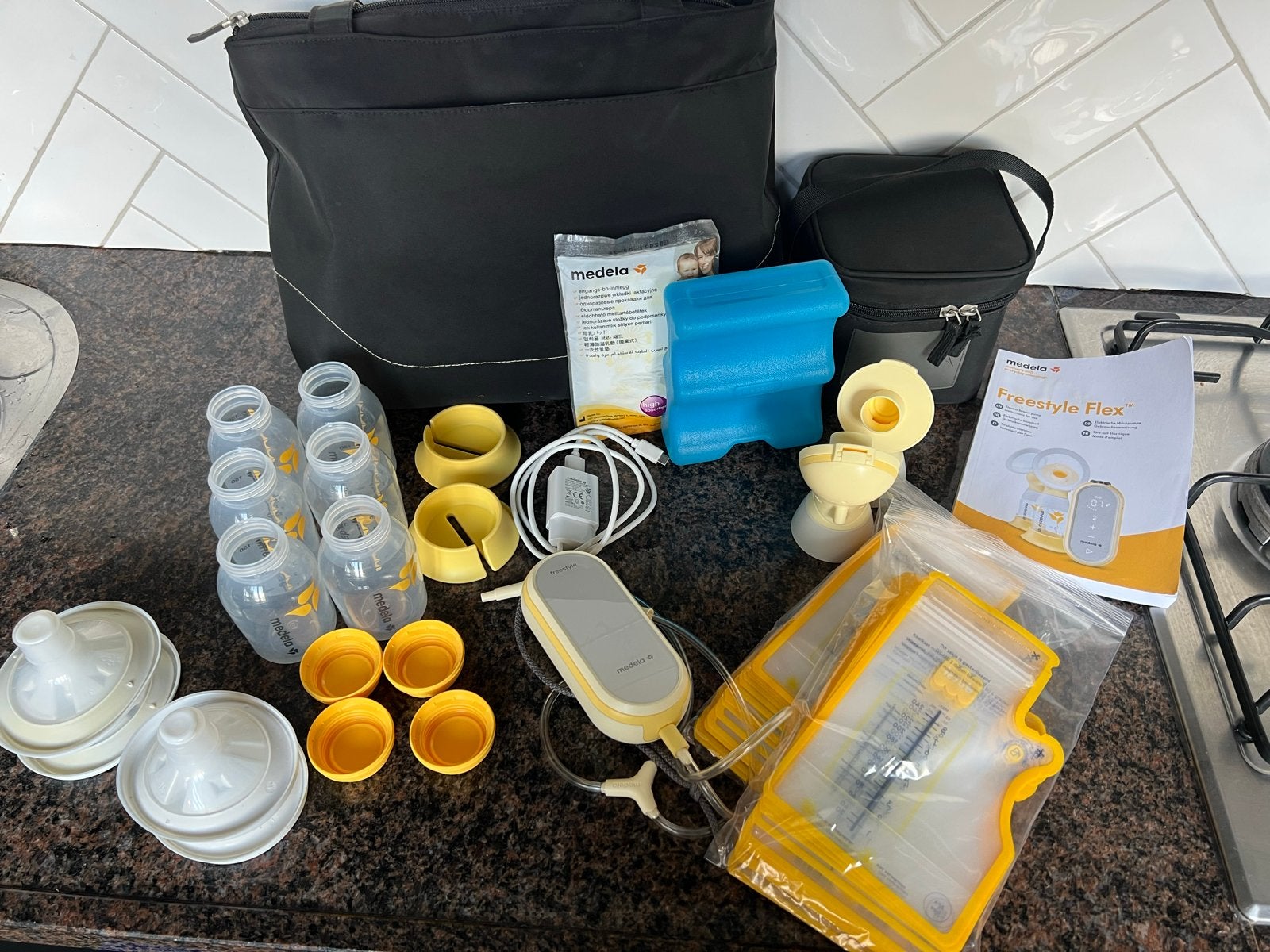 Medela Freestyle Flex Dubbele Elektrische Borstkolf - Comple, Medela, Borstkolf, Ophalen of Verzenden, Zo goed als nieuw