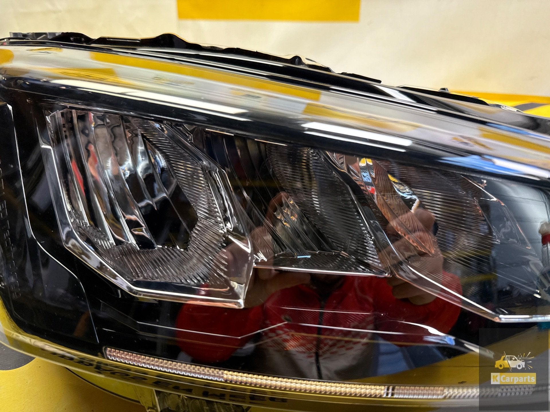 Koplamp PEUGEOT Rechts 208 FACELIFT II 2 2008 II 2 LED 19-20, Taurusavenue 1
2132 LS  Hoofddorp, NL, Gebruikt, Contact.group@renault.com