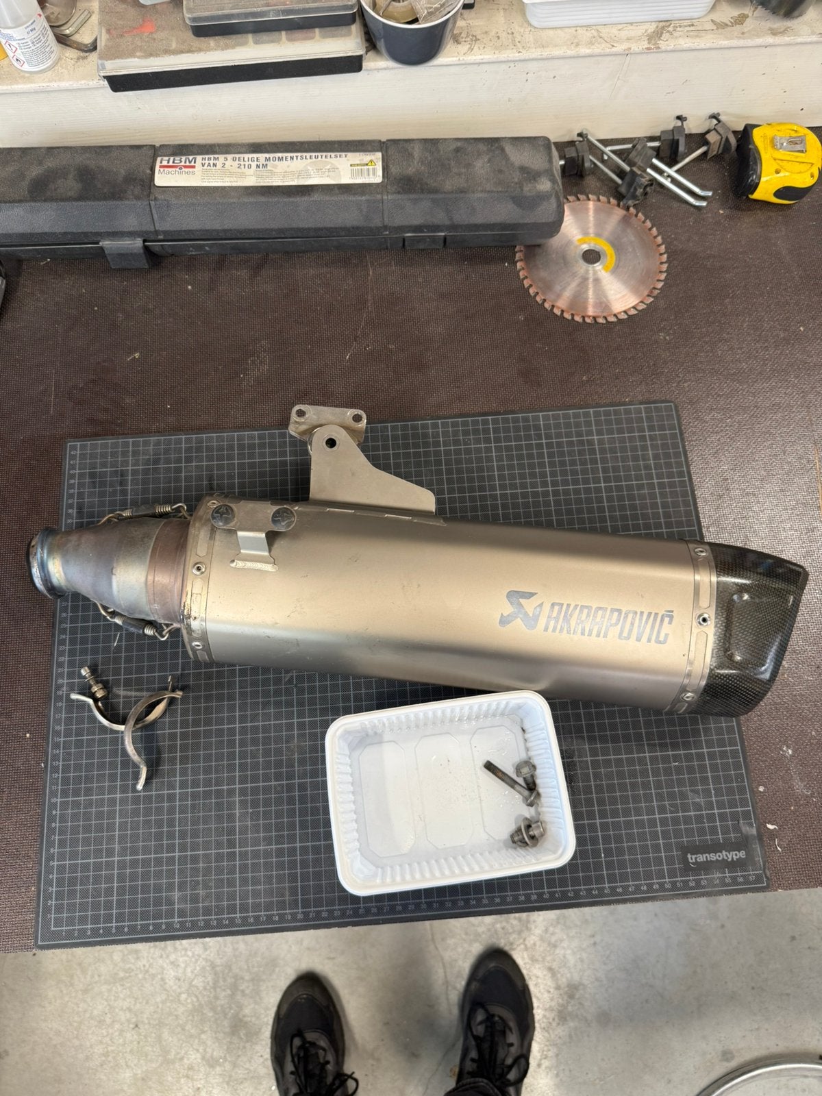 Akrapovic demper voor ktm 690 / husqvarna 701, Ophalen, Gebruikt