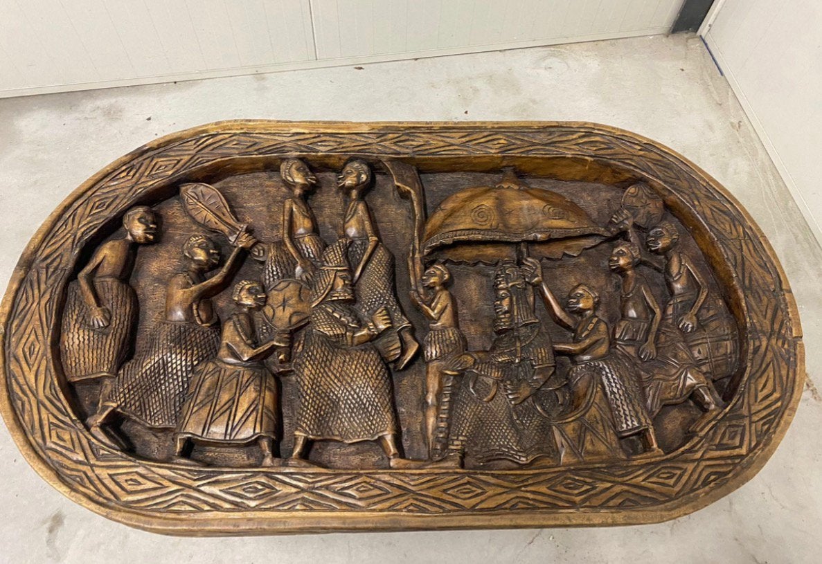 Handgesneden Afrikaanse Tafel met Glasplaat, Ophalen of Verzenden, Zo goed als nieuw, Afrikaans hout snij werk, Ovaal