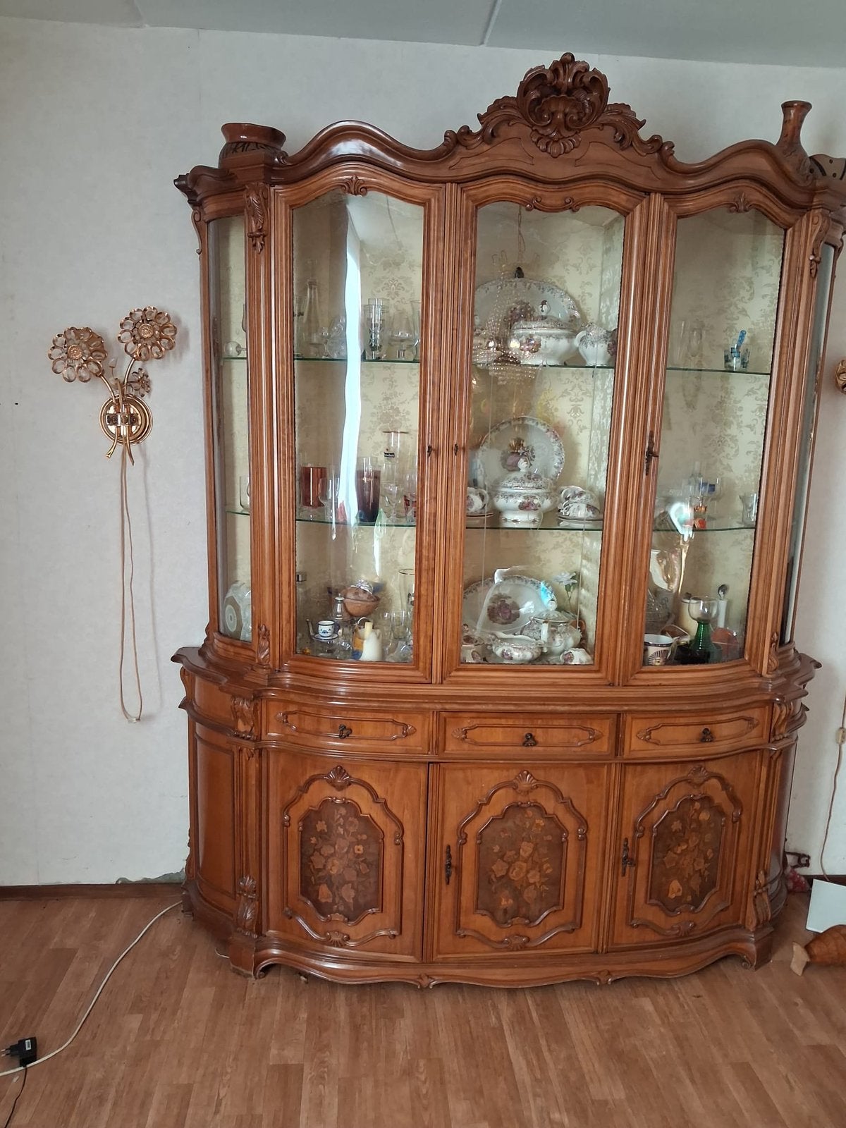 Italiaanse Barok virinekast/Servieskast, Ophalen, Gebruikt, Glas, 150 tot 200 cm